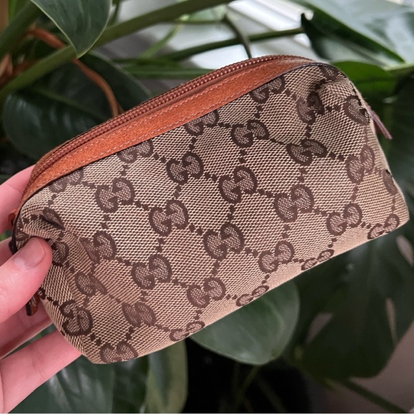 Authentic: Gucci GG Canvas Cosmetic Pouch - Picture 1 of 8